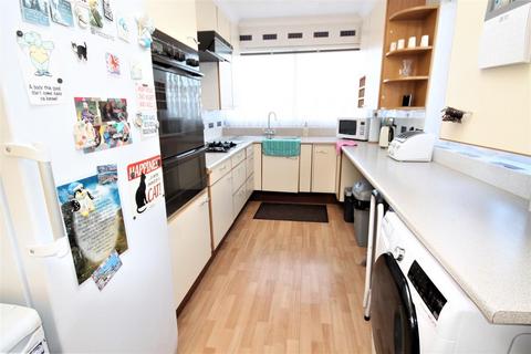 33 Crossways, Jaywick, Clacton-on-sea, CO15 2NB