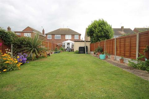16 Crown Road, Clacton-on-sea, CO15 1AT