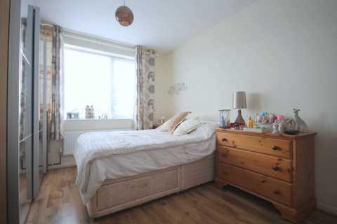 16 Crown Road, Clacton-on-sea, CO15 1AT