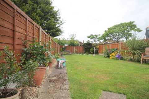 16 Crown Road, Clacton-on-sea, CO15 1AT