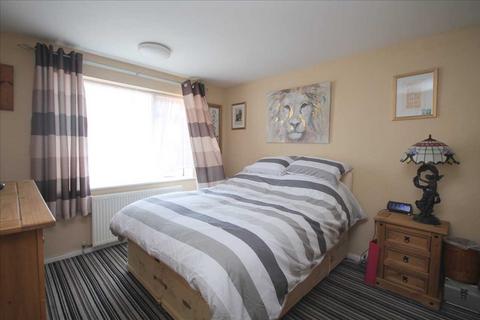20 Boleyn Way, Jaywick, Clacton-on-sea, CO15 2NZ