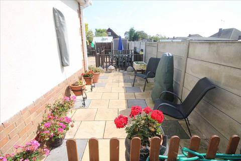 20 Boleyn Way, Jaywick, Clacton-on-sea, CO15 2NZ