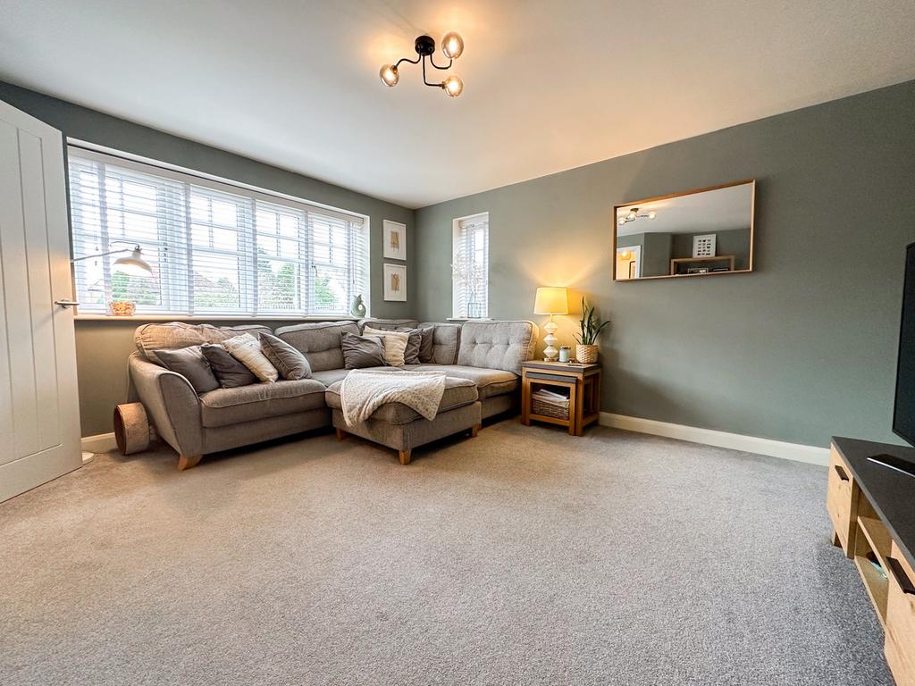 Lavender Close, Glenfield, LE7 3 bed semidetached house for sale £