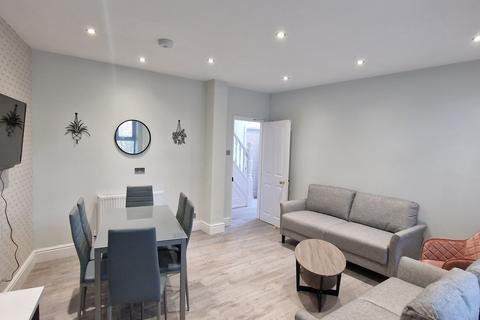 27 Gloucester Avenue, Lenton, Nottingham, NG7 2DQ