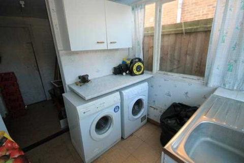24 Chaucer Close, Jaywick, Clacton-on-sea, CO15 2PZ