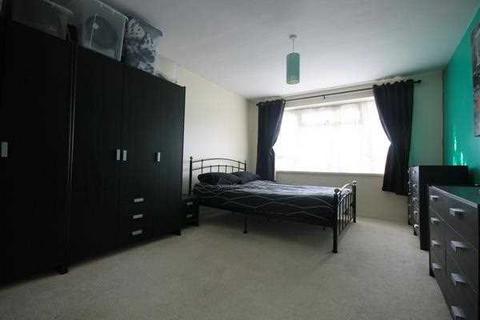 24 Chaucer Close, Jaywick, Clacton-on-sea, CO15 2PZ