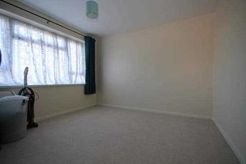 24 Chaucer Close, Jaywick, Clacton-on-sea, CO15 2PZ