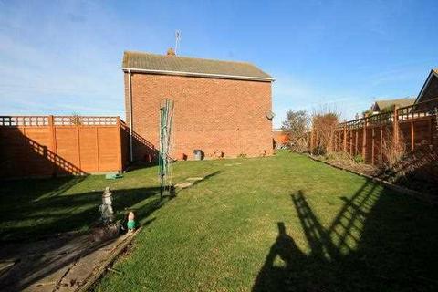 24 Chaucer Close, Jaywick, Clacton-on-sea, CO15 2PZ