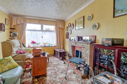 16 Bonham Close, Clacton-on-sea, CO15 4AZ