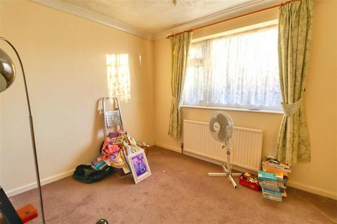 16 Bonham Close, Clacton-on-sea, CO15 4AZ