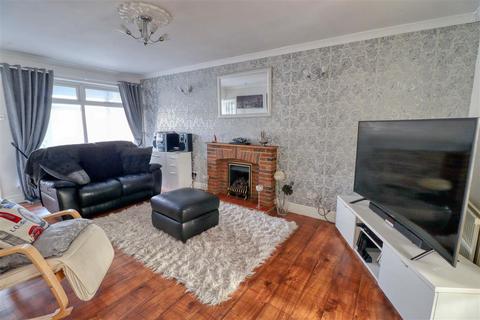 47 Crossways, Jaywick, Clacton-on-sea, CO15 2NB