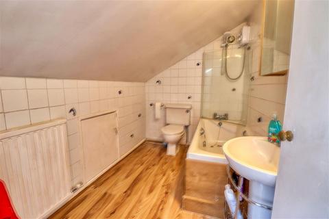 47 Crossways, Jaywick, Clacton-on-sea, CO15 2NB