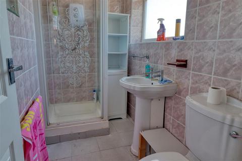 47 Crossways, Jaywick, Clacton-on-sea, CO15 2NB