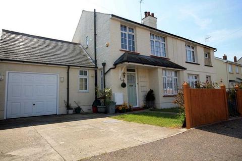 18 Croft Road, Clacton-on-sea, CO15 3EE