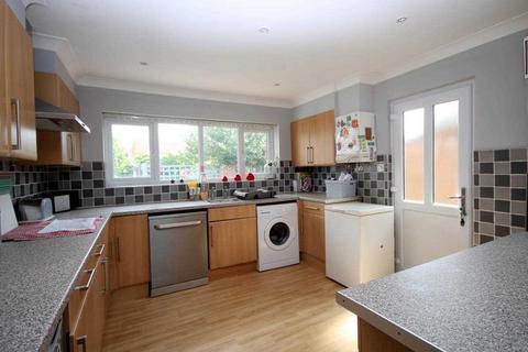 28 Cottage Grove, Clacton-on-sea, CO16 8DH