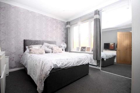 28 Cottage Grove, Clacton-on-sea, CO16 8DH
