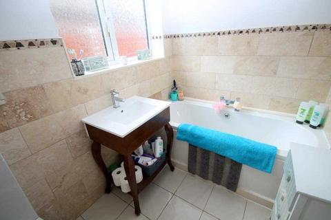 28 Cottage Grove, Clacton-on-sea, CO16 8DH