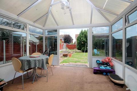 28 Cottage Grove, Clacton-on-sea, CO16 8DH