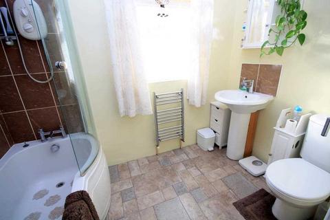 24 Coronation Road, Clacton-on-sea, CO15 3HG