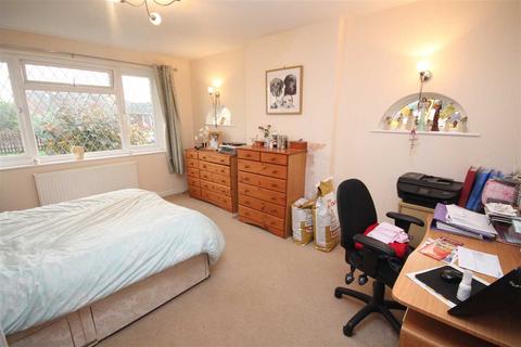 31 Burrs Road, Clacton-on-sea, CO15 4LD