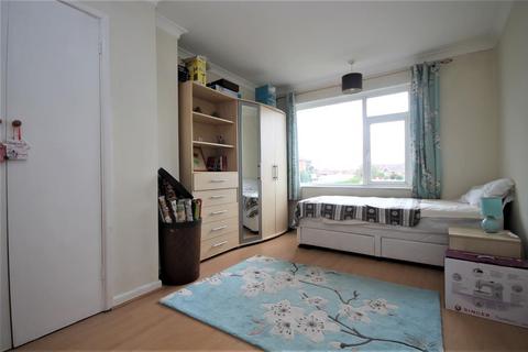 67 Arnold Road, Clacton-on-sea, CO15 1DQ