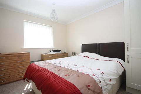 8 Blake Drive, Clacton-on-sea, CO16 8ED