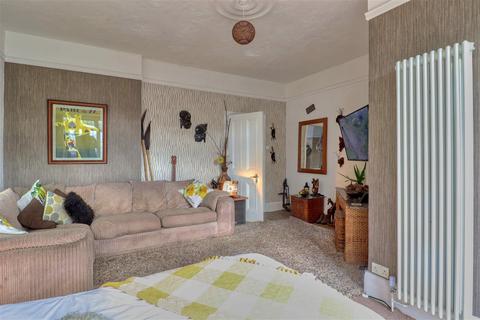21 Beaconsfield Road, Clacton-on-sea, CO15 6BU
