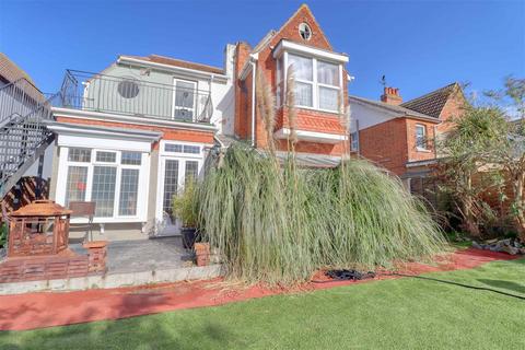 21 Beaconsfield Road, Clacton-on-sea, CO15 6BU