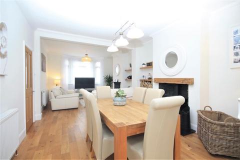 11 Coronation Road, Clacton-on-sea, CO15 3HG