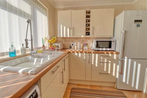 35 Crome Road, Clacton-on-sea, CO16 8YG