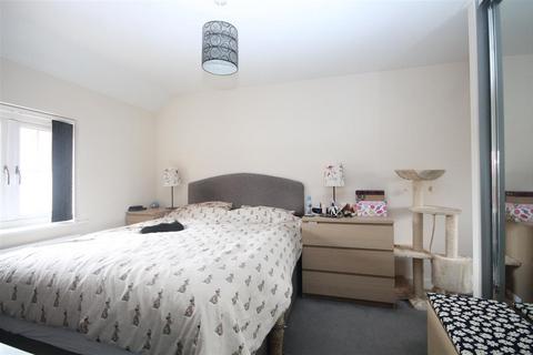 63 Cross Road, Clacton-on-sea, CO16 8GD