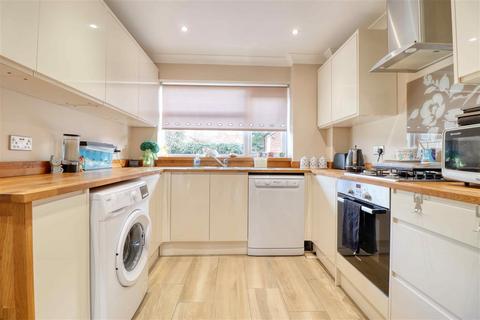 20 Cotman Road, Clacton-on-sea, CO16 8YB
