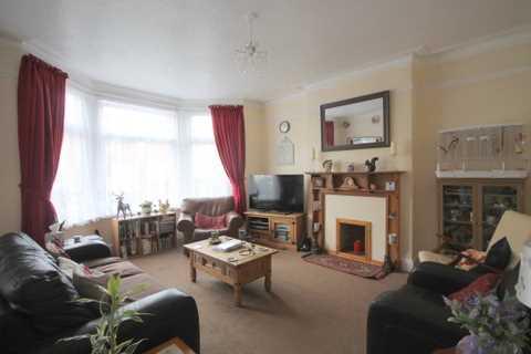 39 Chapman Road, Clacton-on-sea, CO15 6PT