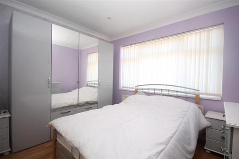 6 Boleyn Way, Jaywick, Clacton-on-sea, CO15 2NJ