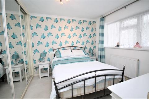 37 Credon Drive, Clacton-on-sea, CO15 4QX