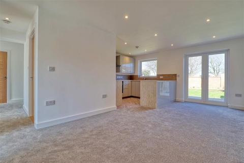8 Daniell Close, Clacton-on-sea, CO16 8FT