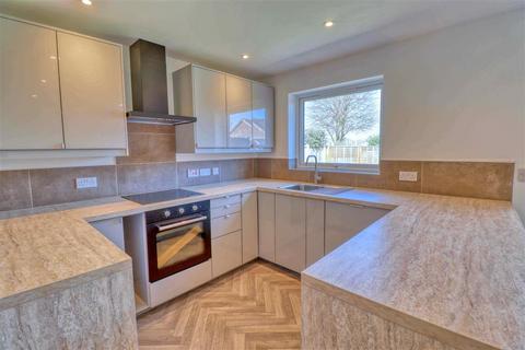 8 Daniell Close, Clacton-on-sea, CO16 8FT
