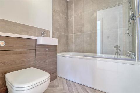 8 Daniell Close, Clacton-on-sea, CO16 8FT