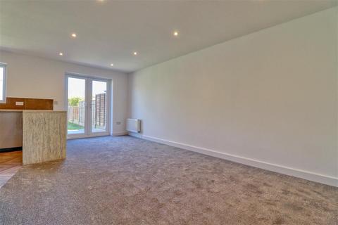 8 Daniell Close, Clacton-on-sea, CO16 8FT