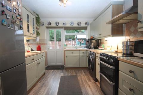 2 Blake Drive, Clacton-on-sea, CO16 8ED