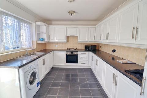 2 bedroom bungalow for sale, West Clacton CO15