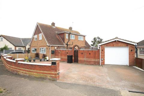 67 Crossways, Jaywick, Clacton-on-sea, CO15 2NG