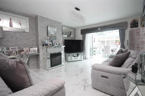 67 Crossways, Jaywick, Clacton-on-sea, CO15 2NG