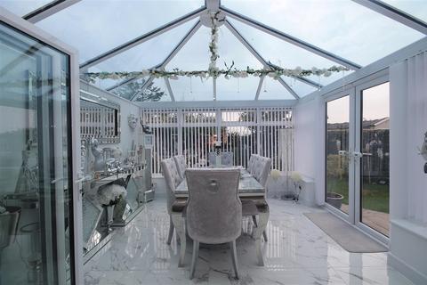 67 Crossways, Jaywick, Clacton-on-sea, CO15 2NG