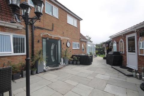 67 Crossways, Jaywick, Clacton-on-sea, CO15 2NG