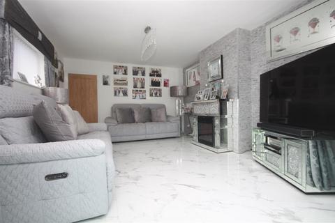 67 Crossways, Jaywick, Clacton-on-sea, CO15 2NG