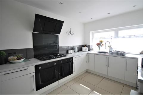 3, Badminton Court Badminton Road, Jaywick, Clacton-on-sea, CO15 2DZ