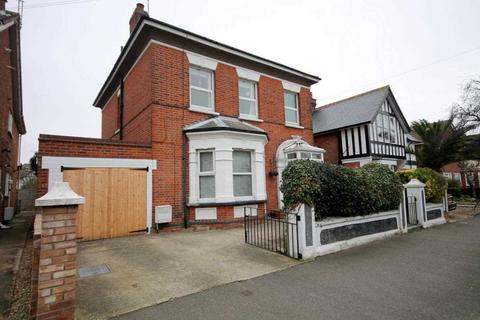 34 Chapman Road, Clacton-on-sea, CO15 6PT