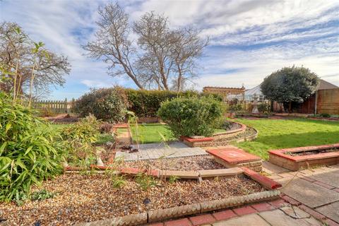 15 Broadmere Close, Holland-on-sea, Clacton-on-sea, CO15 5RL