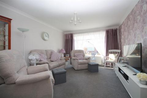 2 Clapgate Drive, Little Clacton, Clacton-on-sea, CO16 9PJ